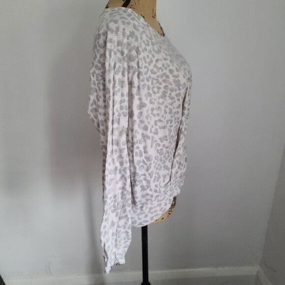 Sundry Grey Leopard Cozy Long Sleeve Top - Picture 6 of 15